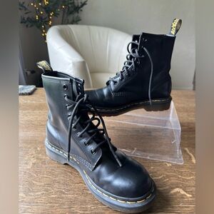 Dr Martens 1460 Black Smooth Leather Combat Boots AirWair Women’s 8 EU 41